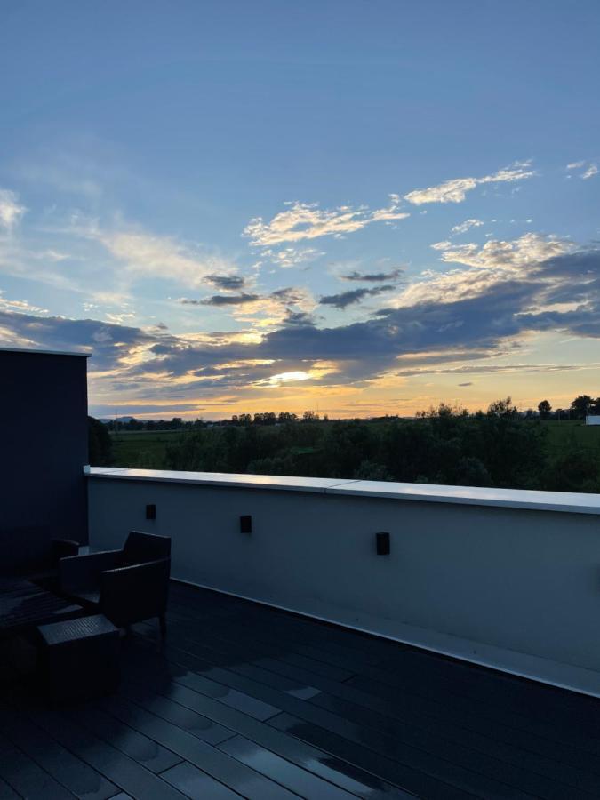 Apartament Na Letniej Z Duzym Tarasem Z Widokiem Na Gory Klodzko Bagian luar foto