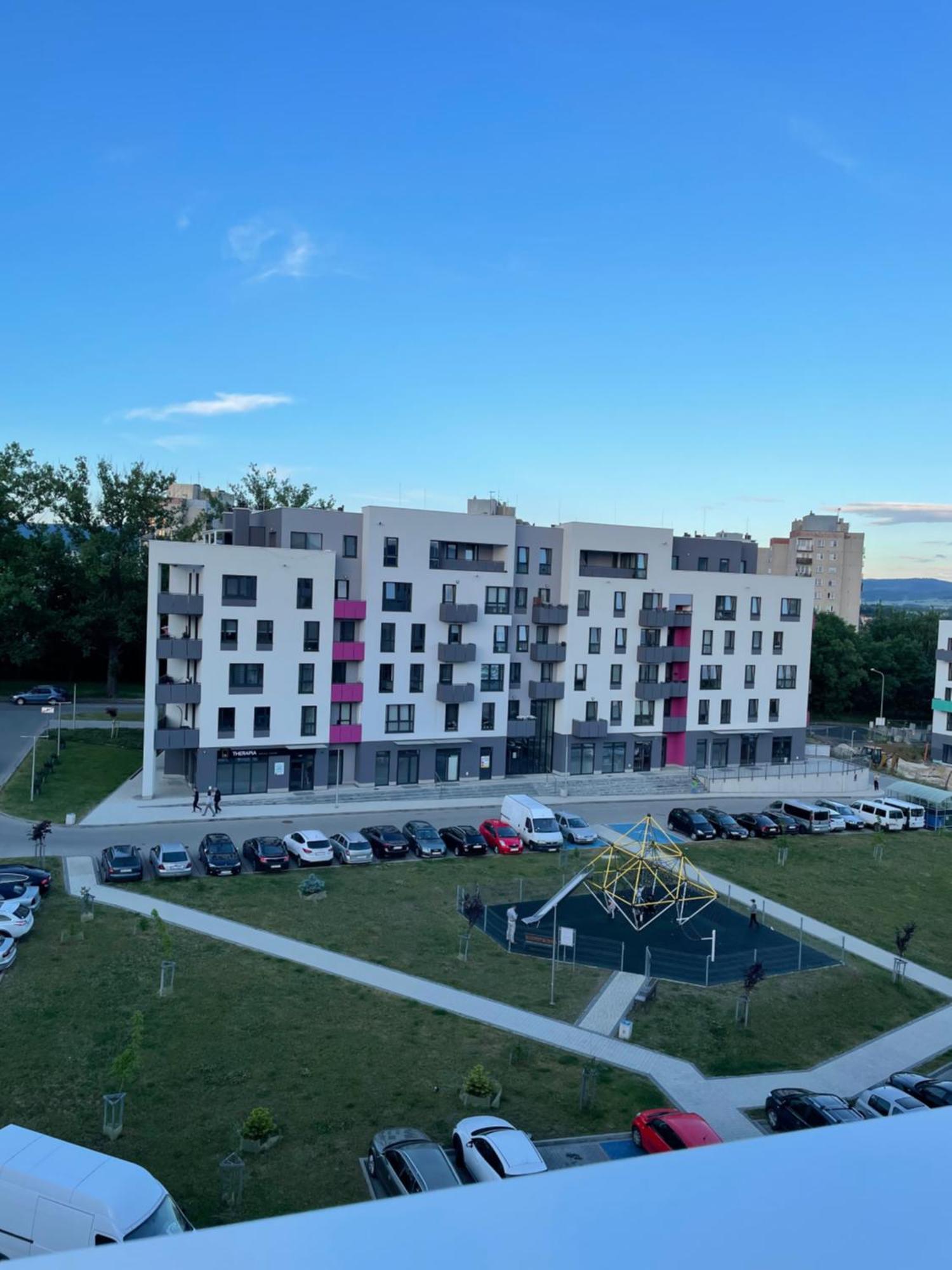 Apartament Na Letniej Z Duzym Tarasem Z Widokiem Na Gory Klodzko Bagian luar foto